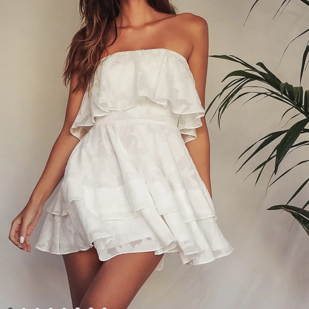 XXS LULUS WHITE FORMAL DRESS